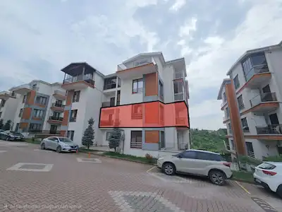 REMAX MYRADAN BAŞİSKELE ÜSTPARK YUVACIK SİTESİ ARAKAT 2+1 DAİRE