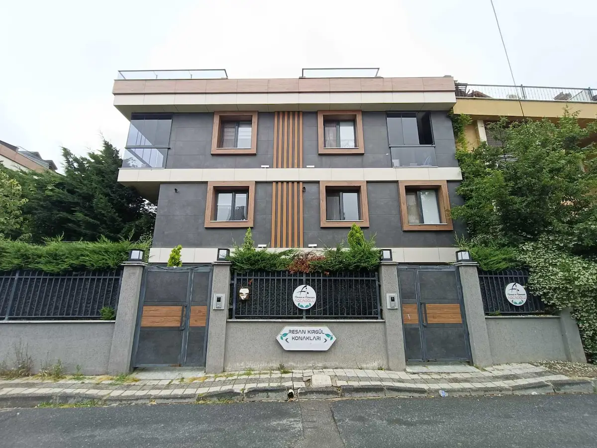ATAKENT'TE SITE IÇI HEM KONUT HEM İŞ YERINE UYGUN SATILIK LÜKS VILLA