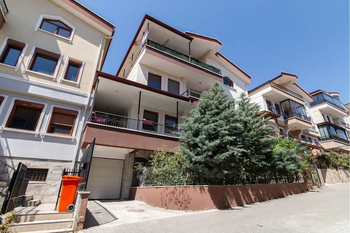 BAĞLICA DOĞANKENT SİTESİNDE SATILIK 6+1 VİLLA