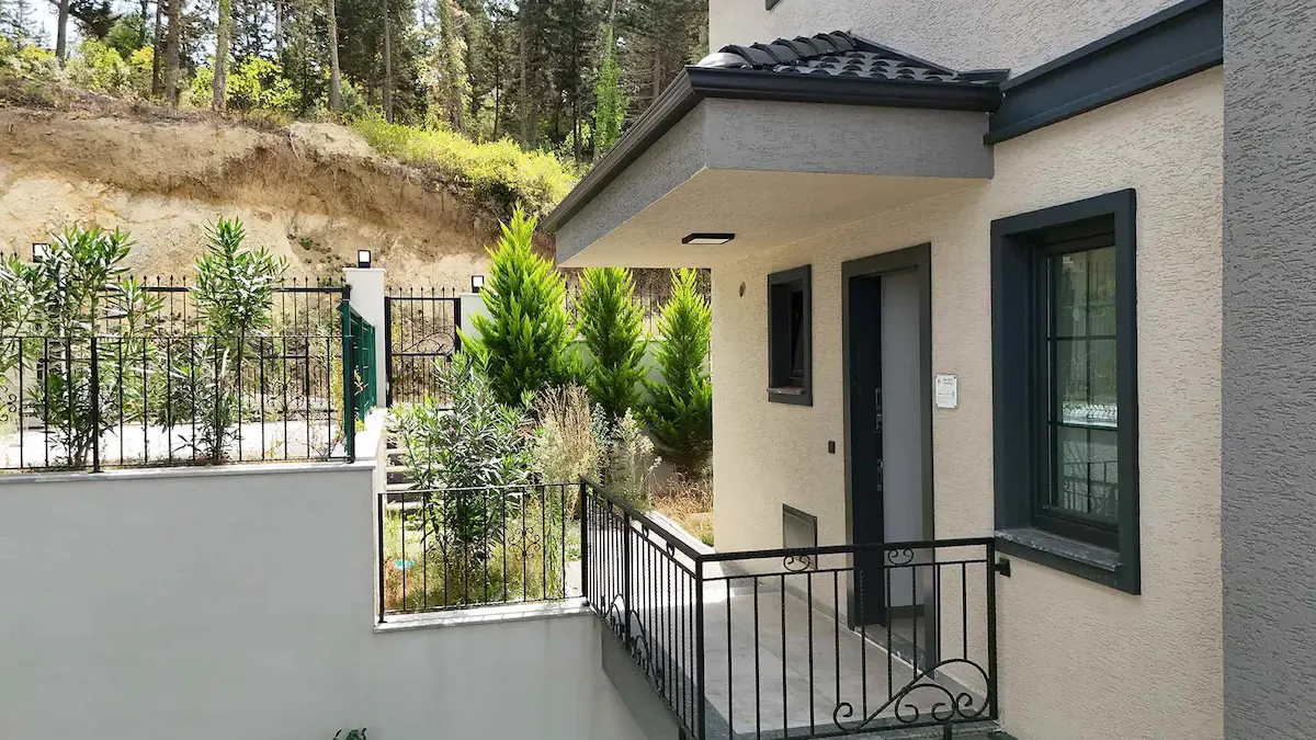 ŞILEDE SELVI KONAKLARI SITESINDE GENIŞ BAHÇELI 4+2 TRIPLEKS 3