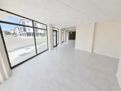 ÇORLU ŞEYHSİNAN MAH. CADDE ÜZERİNDE OKULA CEPHE 110 M2 SATILIK DÜKKAN