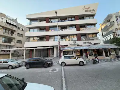 ADLIYE KARŞISINDA AVUKATLIK MIMARLIK OFİSİ VE DOKTOR MUAYENEHANESİ OLMAYA MÜSAİT KİRALIK 2+1 OFİS