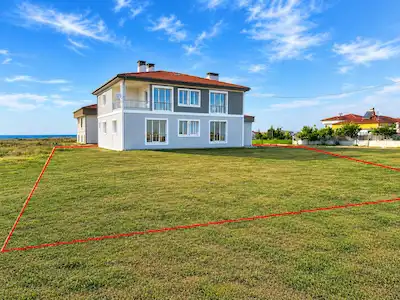 RE/MAX LAND'DEN KAPAKLI BAHÇEAĞIL'DA 840 M² ARSA İÇERİSİNDE 438 M² 5+2 VİLLA