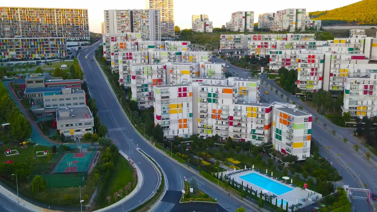 ÖZLEM KILIÇ REMAX- NARCITY 'DE GIYINME ODALI 2+1 