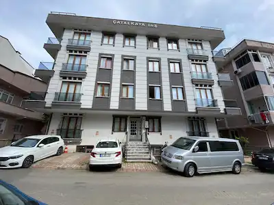 ÇEKMEKÖY MEHMET AKIF MAH. 9 YILLIK BAHÇE KATI 1+1 FIRSAT DAIRE