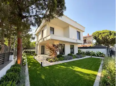 SİLİVRİ SELİMPAŞA MERKEZ'DE SIFIR 4+1 SATILIK LÜKS VİLLA