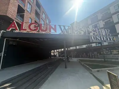RE/MAX DIA DAN KONURALP WEST SIDE'DA 90M2 SATILIK KÖŞE DÜKKAN 