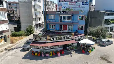 ÇANAKKALE LAPSEKI'DE FERIBOT İSKELESI KARŞISINDA SATILIK BINA