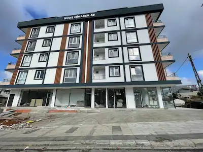 SULTANBEYLİ AYTOP GIDA SİTESİ YANI 380 M²  37 METRE VİTRİNLİ KİRALIK DÜKKAN