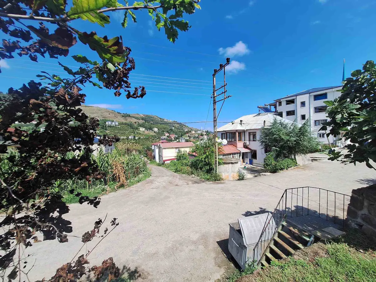 GÜRBULAK/GÜZELYALI 'DA 1075 M² ARSA