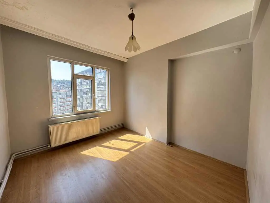 SAMSUN İLKADIM’DA 3+1 | 130 M² NET | BALKONLU | DOĞALGAZ KOMBİLİ | BOŞ KİRALIK DAİRE