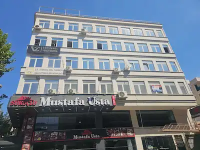 METROBUSE YAKIN ÇAĞRI MERKEZİNE UYGUN KOMPLE KİRALIK OFİS KATI