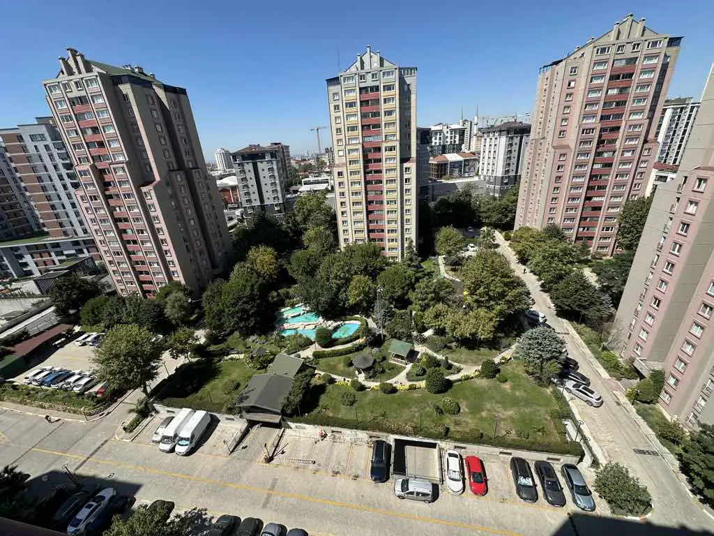 ESTON KİRAZLI EVLERİNDE METROYA 1 ADIM 14. KAT KREDİYE UYGUN 2+1
