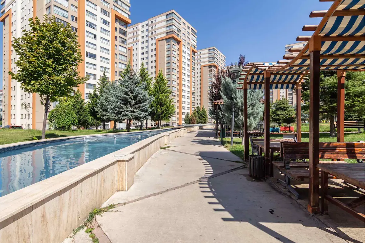 BAHÇEN ERYAMAN KONUTLARI’NDA SATILIK 4+1 LÜKS DAİRE