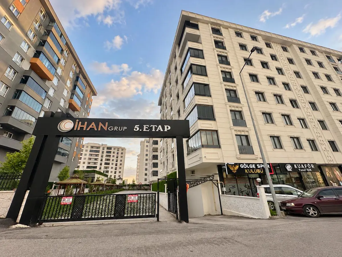 REMAX ARTIS'DEN YILDIZKENT CIHAN 5. ETAP'TA SATILIK 4+1 DAIRE