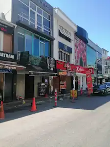 YEŞİLKÖYÜN KALBİNDE KİRALIK OFİS