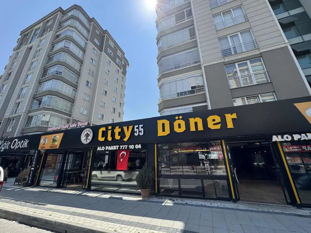 SAMSUN İLKADIM’DA 2024 YAPIMI, DOĞALGAZ KOMBİLİ DEVREN KİRALIK DÜKKAN/MAĞAZA