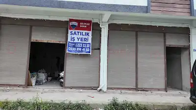 KARŞIYAKA'DA RUS PAZARI YAKINI, SATILIK ZEMİN KAT İŞ YERİ