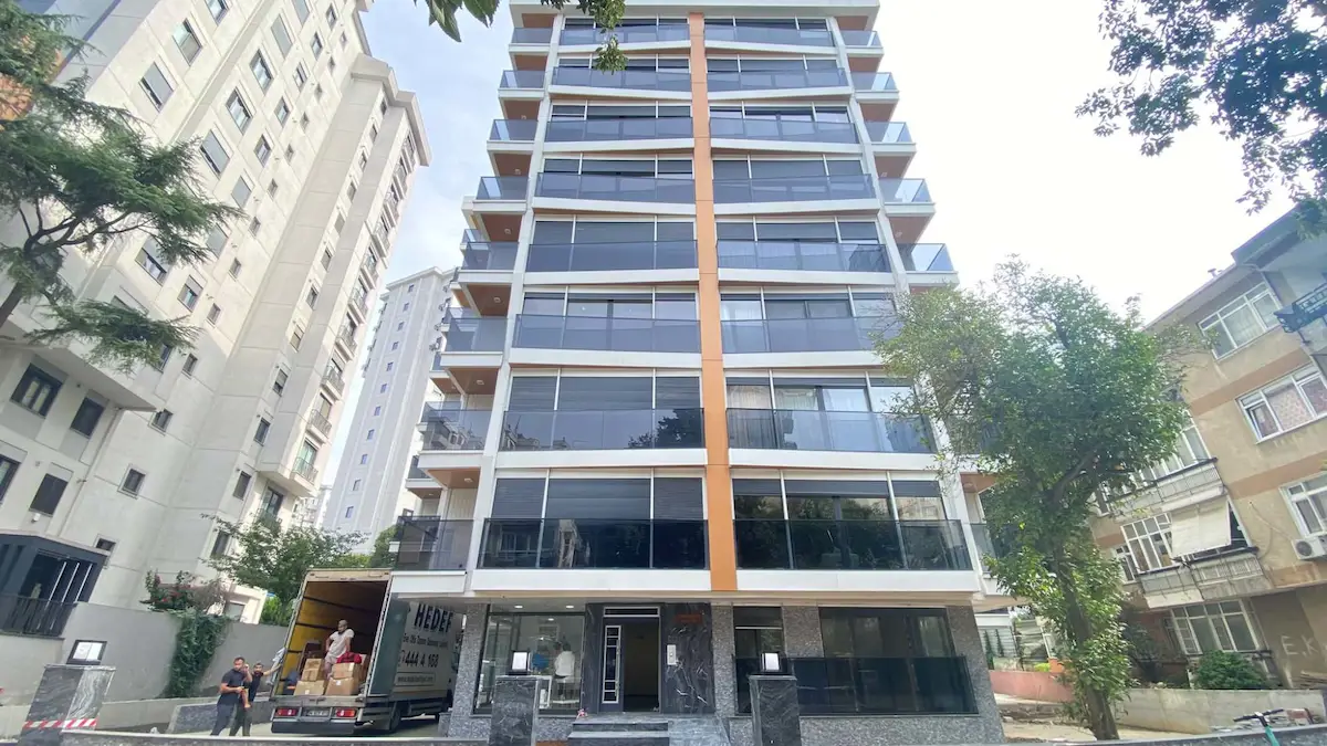 FENERYOLUNDA  78 M2 NET  2+1 SATILIK DAİRE...
