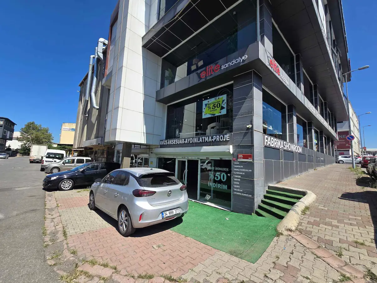ŞERIFALI TICARI BÖLGEDE 400 M2 DÜZ GIRIŞ SHOWROOM DÜKKAN