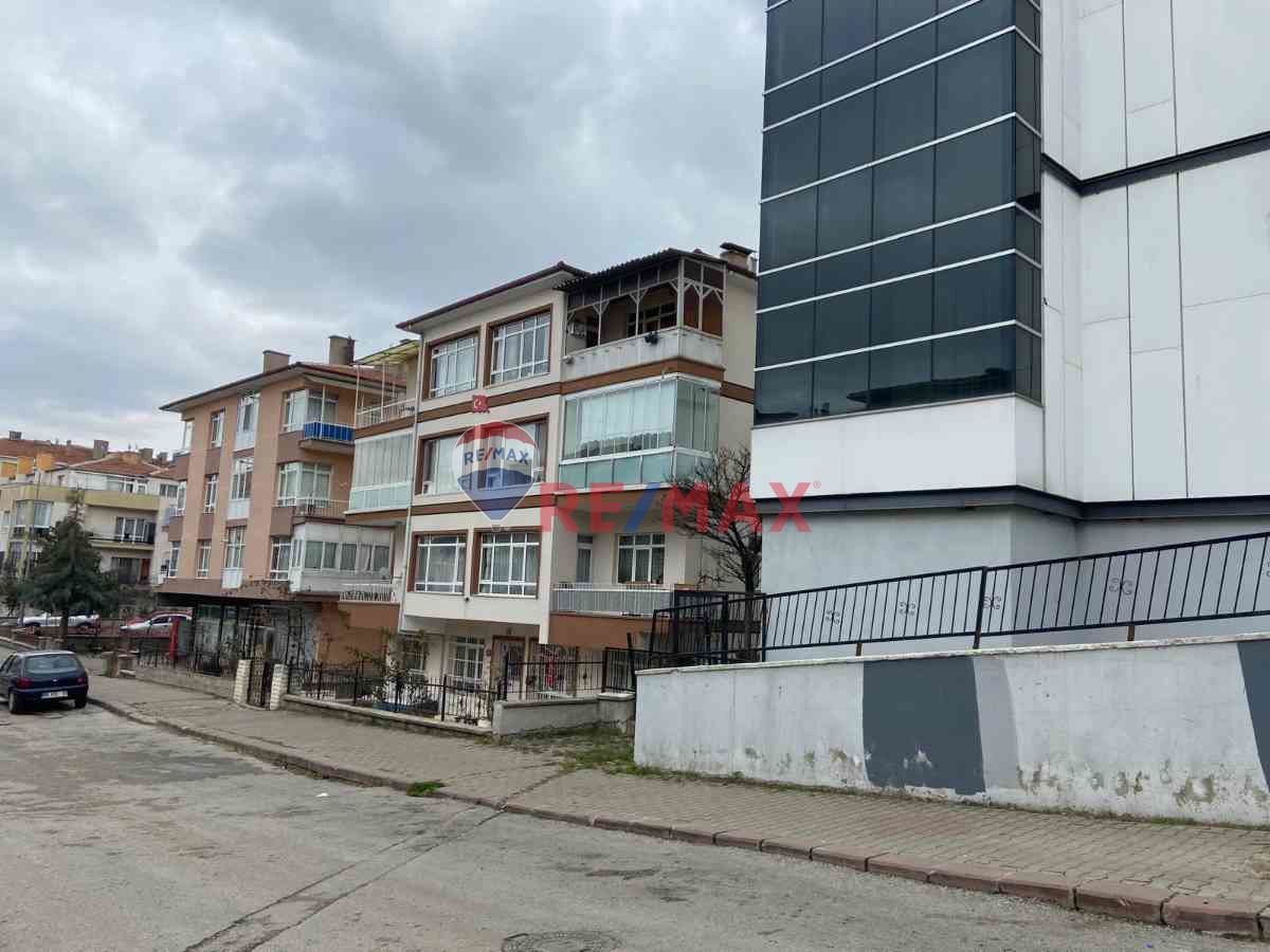 ABİDİNPAŞA KAYALAR SOKAKTA ÖN CEPHE SATILIK 3+1 DAİRE