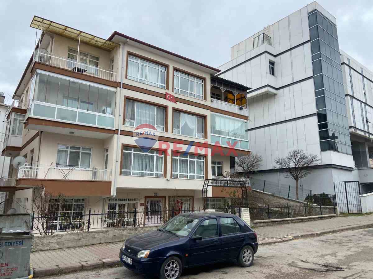 ABİDİNPAŞA KAYALAR SOKAKTA ÖN CEPHE SATILIK 3+1 DAİRE