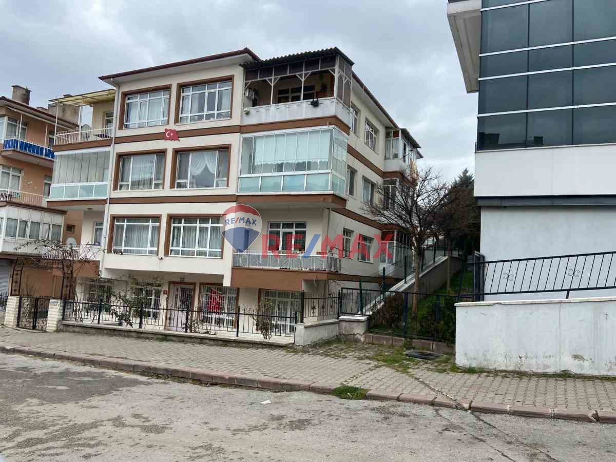 ABİDİNPAŞA KAYALAR SOKAKTA ÖN CEPHE SATILIK 3+1 DAİRE