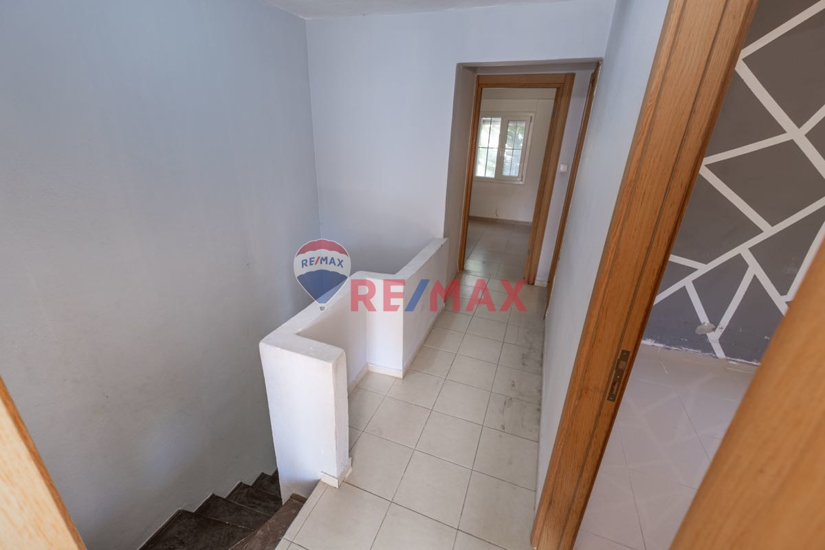 ÇEŞME ALAÇATI AĞAÇLI YOLA CEPHELİ MÜSTAKİL KİRALIK İŞ YERİ