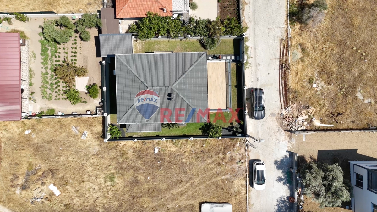 MÜSTAKIL YAPISIYLA ÖZEL BIR YAŞAM ALANI SUNAN EŞYALI VILLA