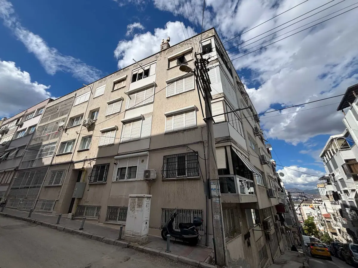 12 KONAK MITHATPAŞA MAH  SATILIK 3+1 DAIRE