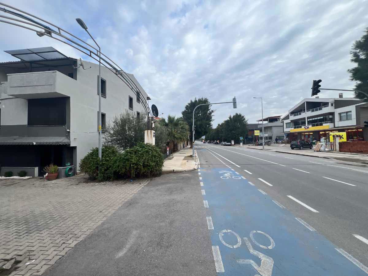 URLA’DA DENİZE 100 METRE MESAFEDE SATILIK 4+1 BAHÇELİ DAİRE