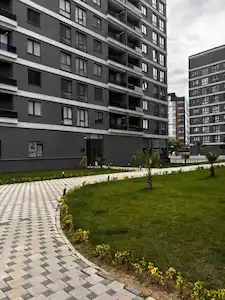 🏡 ÇORLU’DA SİTE İÇERİSİNDE KİRALIK 1+1 DAİRE – FİTNESS, SAUNA, SPOR SALONU