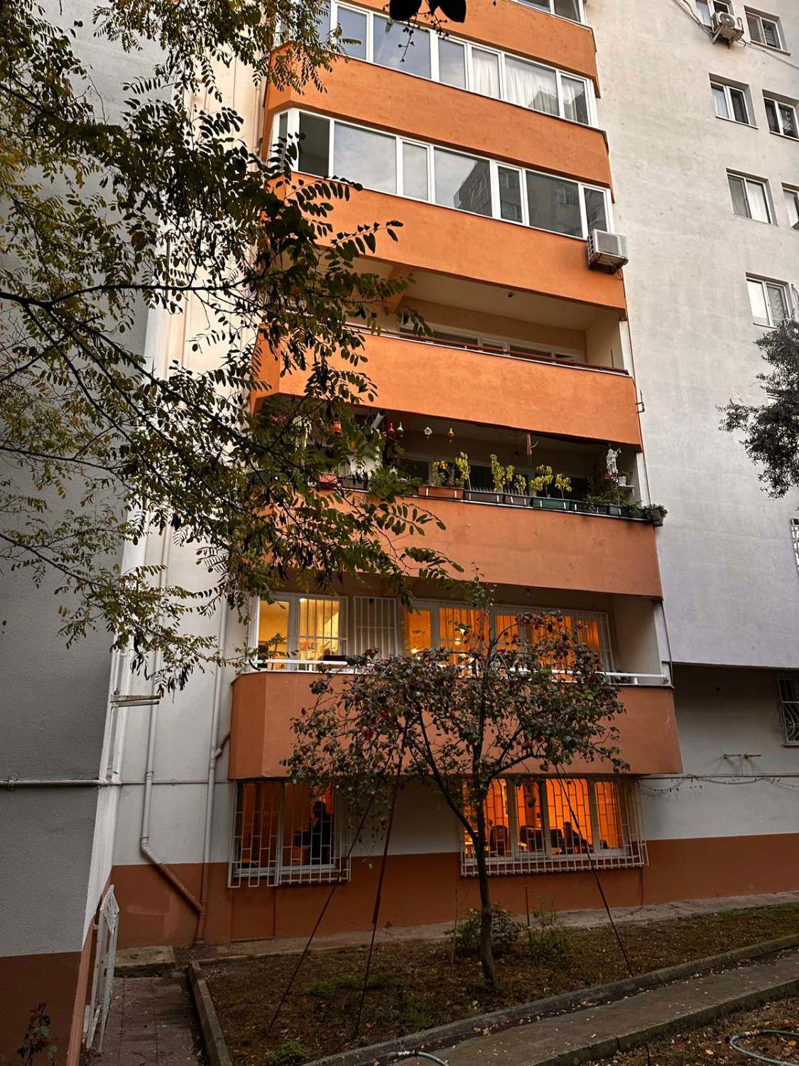 KOZYATAĞI SÜMKO SİTESİNDE 3+1 SATILIK DAİRE!