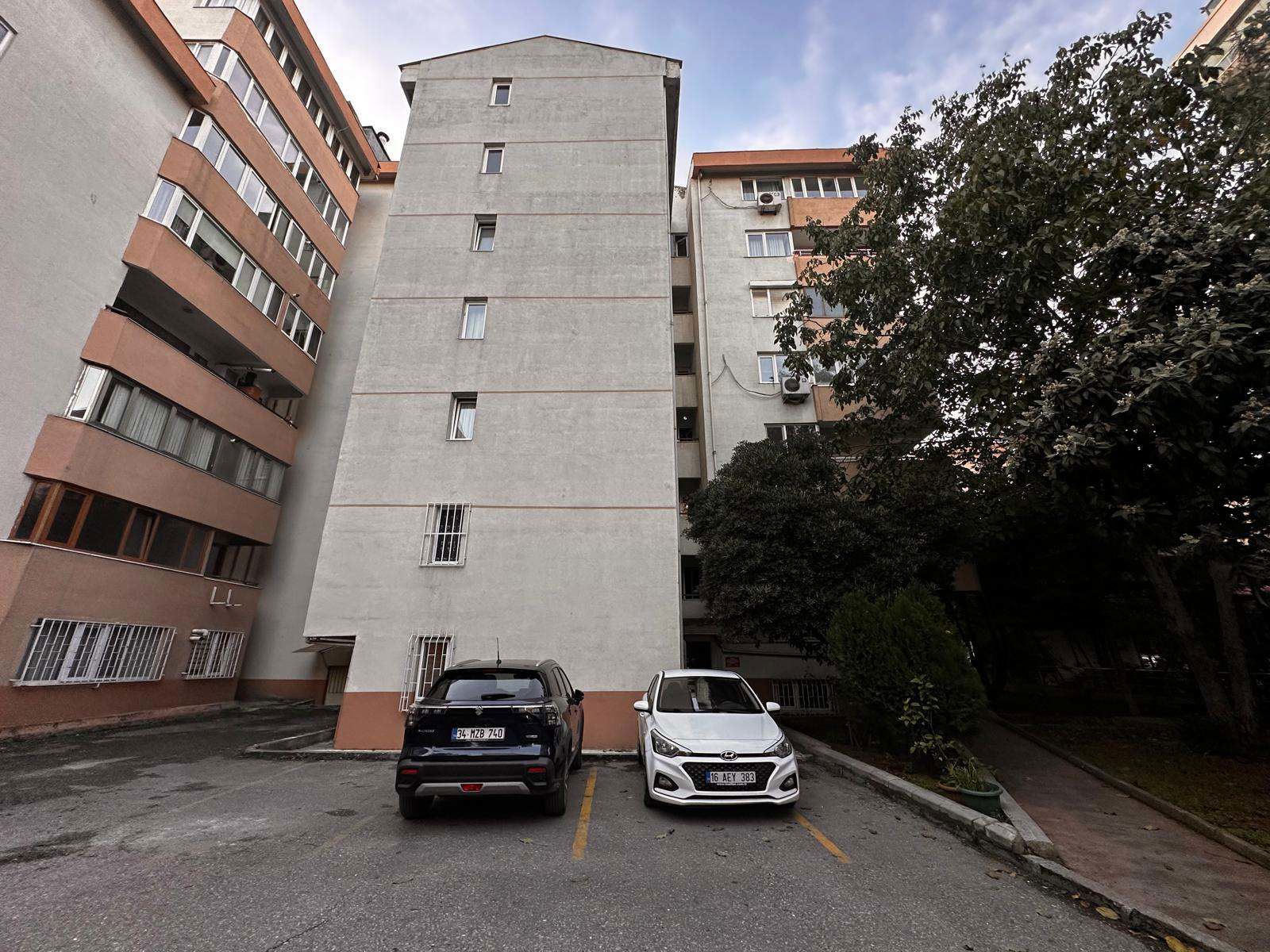 KOZYATAĞI SÜMKO SİTESİNDE 3+1 SATILIK DAİRE!