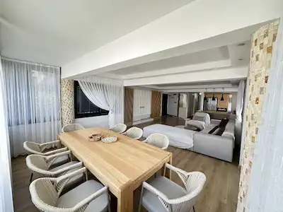 ÇEŞME'DE YENİ NESİL TARZI İLE 3+1 SATILIK LÜKS DAİRE