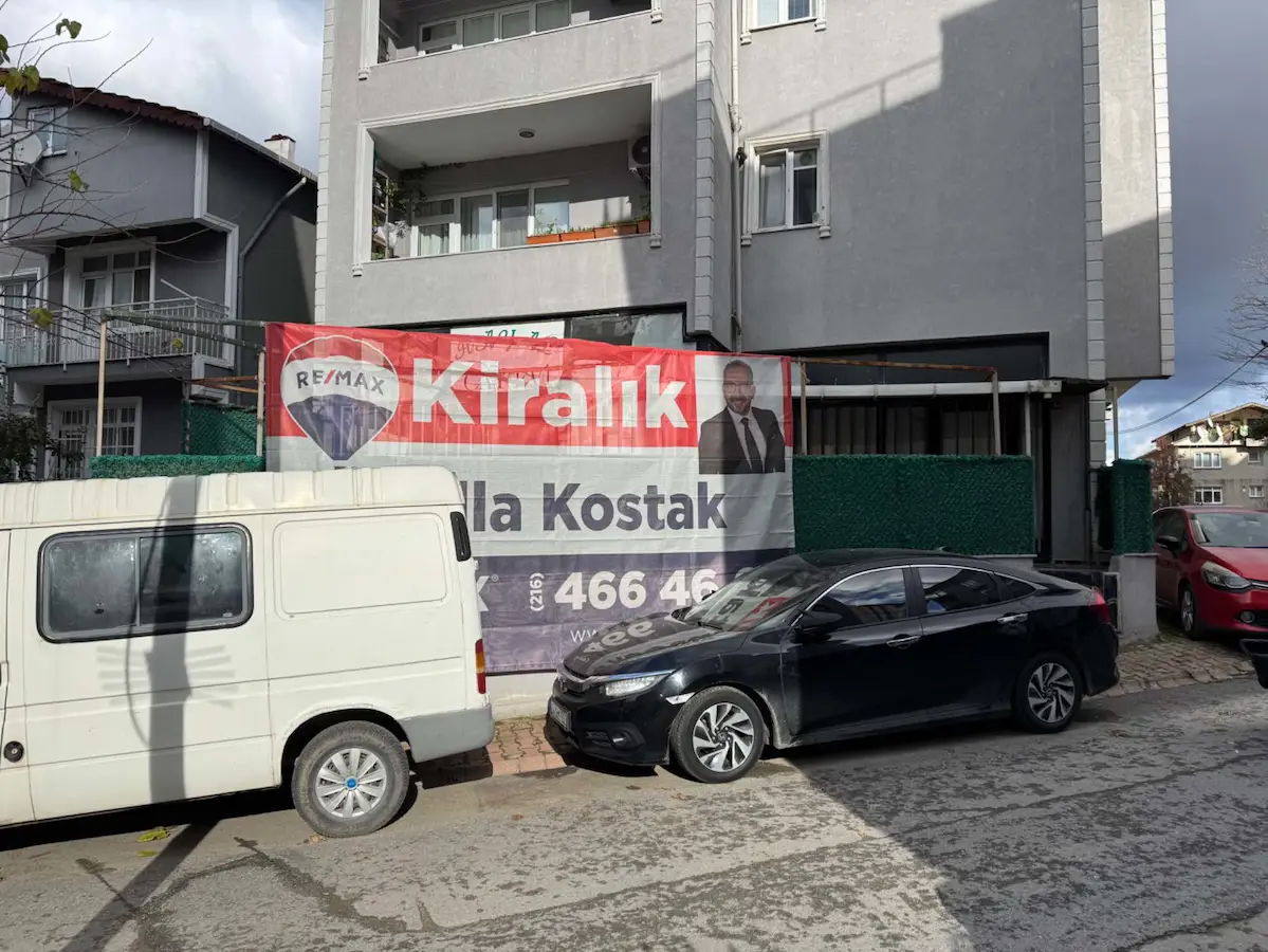 *REMAX*ATILLA KOSTAK*DUDULLU MERKEZE VE METROYA YAKIN DÜKKAN