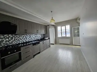 REMAX İLKE'DEN İSTASYON BERRAK EVLER'DE 4+1 LÜKS SATILIK DAİRE