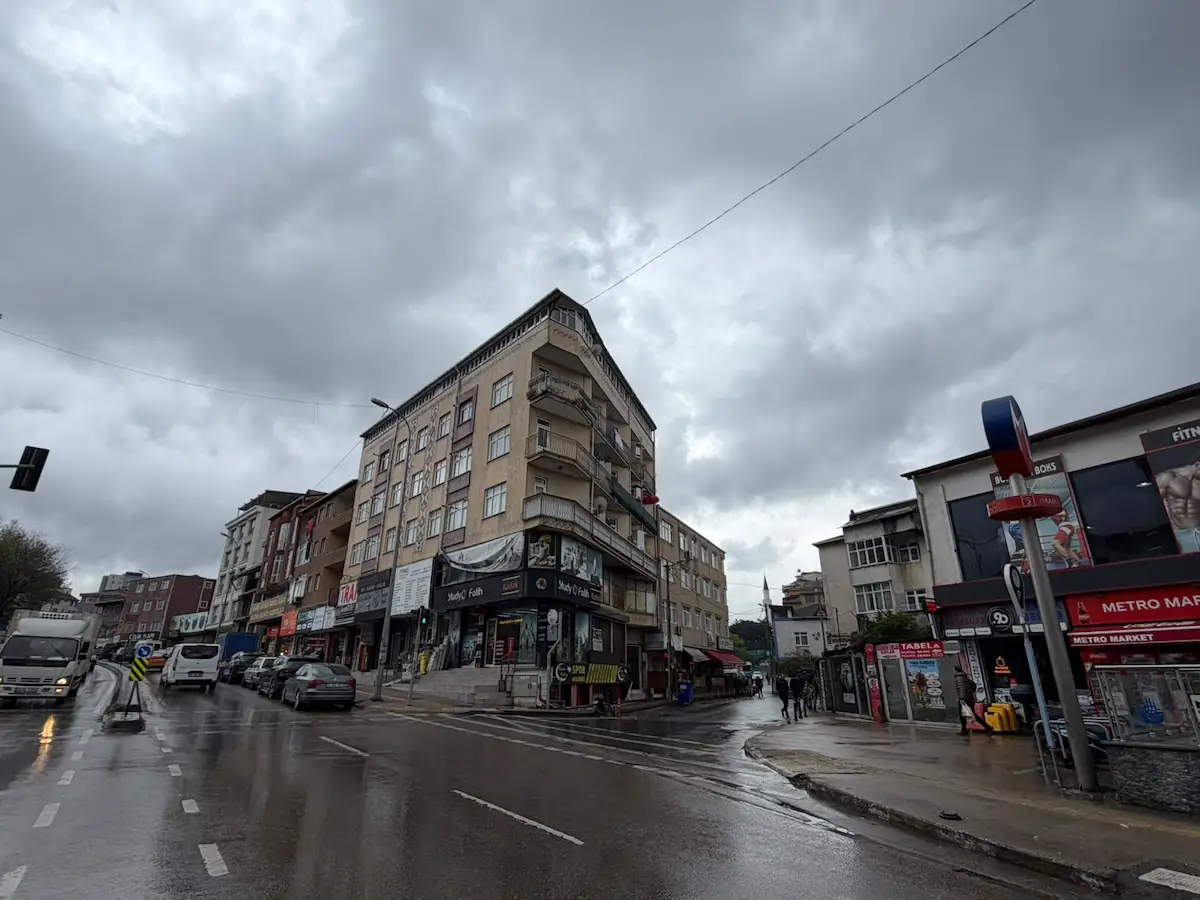 REMAX ÖNCÜ YUKARI DUDULLU MAH. METRO YANI 3+1 KIRALIK DAIRE