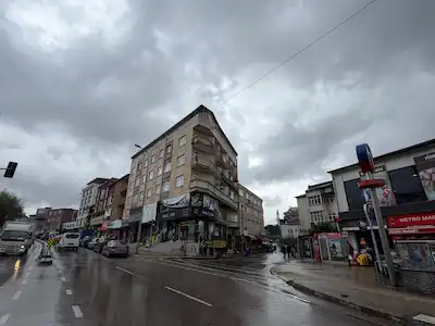 REMAX ÖNCÜ YUKARI DUDULLU MAH. METRO YANI 3+1 KIRALIK DAIRE