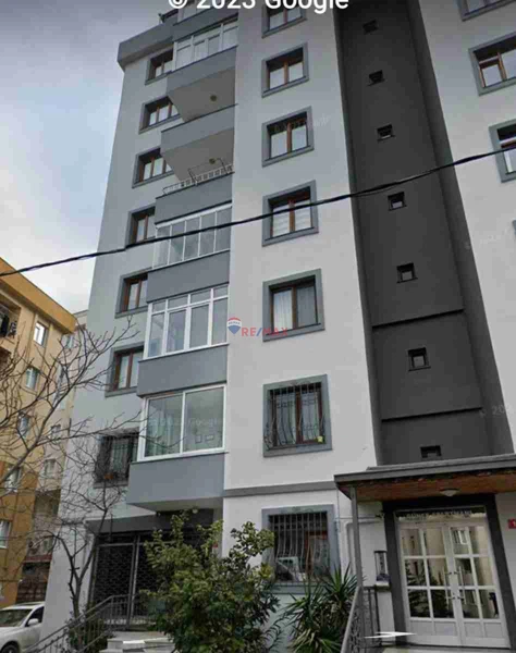İÇERENKÖY’DE YUKSEK GİRİŞ, KİRACILI, HEM KONUTA HEM ISYERINE UYGUN DAIRE