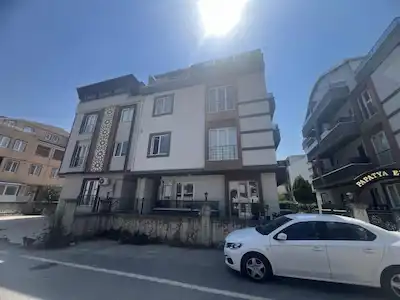 KARTEPE’DE SİTE İÇİNDE 3+1 ÇATI KATI | 140 M² BRÜT | BALKONLU | KREDİYE UYGUN