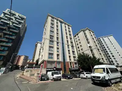 ÜMRANİYE’DE GÜNEY-DOĞU CEPHELİ MANZARALI 2+1 8. KAT KREDİYE UYGUN