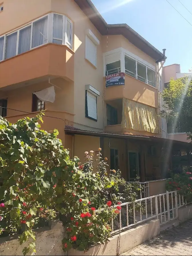 ALTINOLUK İSKELE MAH. DENİZE YAKIN 2+1 KIRALIK EŞYALI DAİRE 