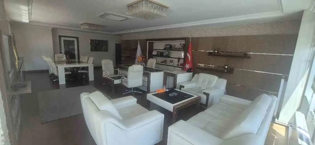 CEYHUN ATUF KANSU CADDESİ’NİN PRESTİJLİ KONUMUNDA KİRALIK MOBİLYALI OFİS