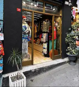 GALATA'DA TURİSTİK CADDE ÜZERİNDE MAĞAZA DÜKKANI