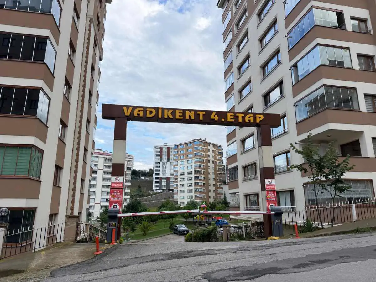 VADİKENT 4 ETAP YÜKSEK KAT FERAH 3+1 DAİRE