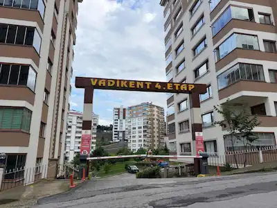 VADİKENT 4 ETAP YÜKSEK KAT FERAH 3+1 DAİRE