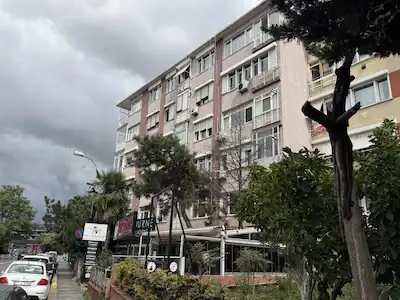 TEPE NATİLİUS’UN TAM KARŞISINDA İŞYERİ VE KONUTA UYGUN 2+1 KİRALIK DAİRE