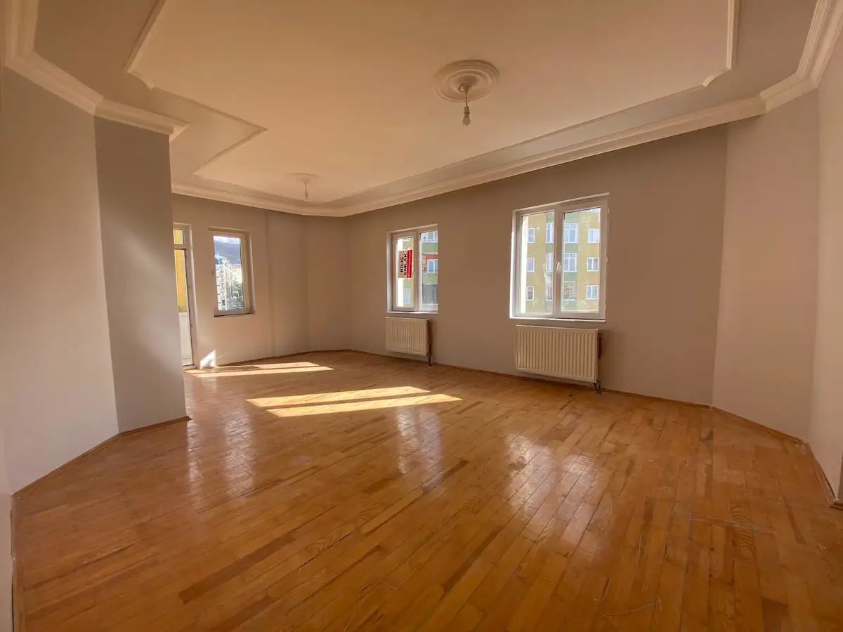 REMAX ARTIS'DEN KAYAKYOLU'NDA KIRALIK 5+1 DAIRE