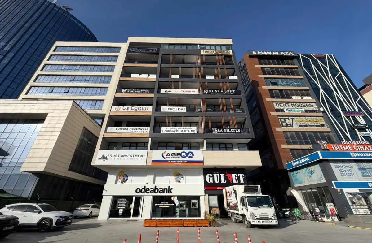 REMAX BEYAZ DAN CEYLAN DIAMOND PLAZADA KIRALIK DUBLEKS OFIS